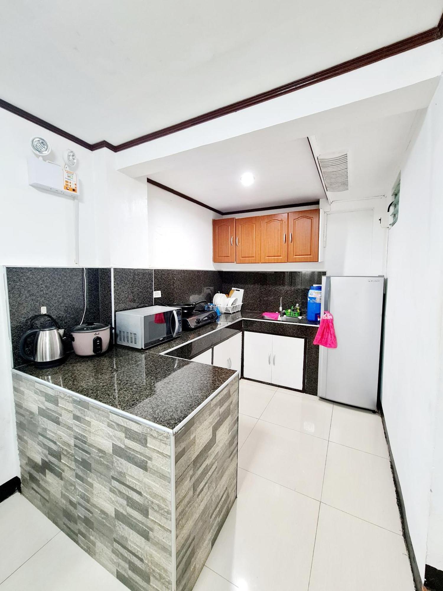 Calapan City Fully Furnished House Transient Near Xentromall L39 Exterior foto