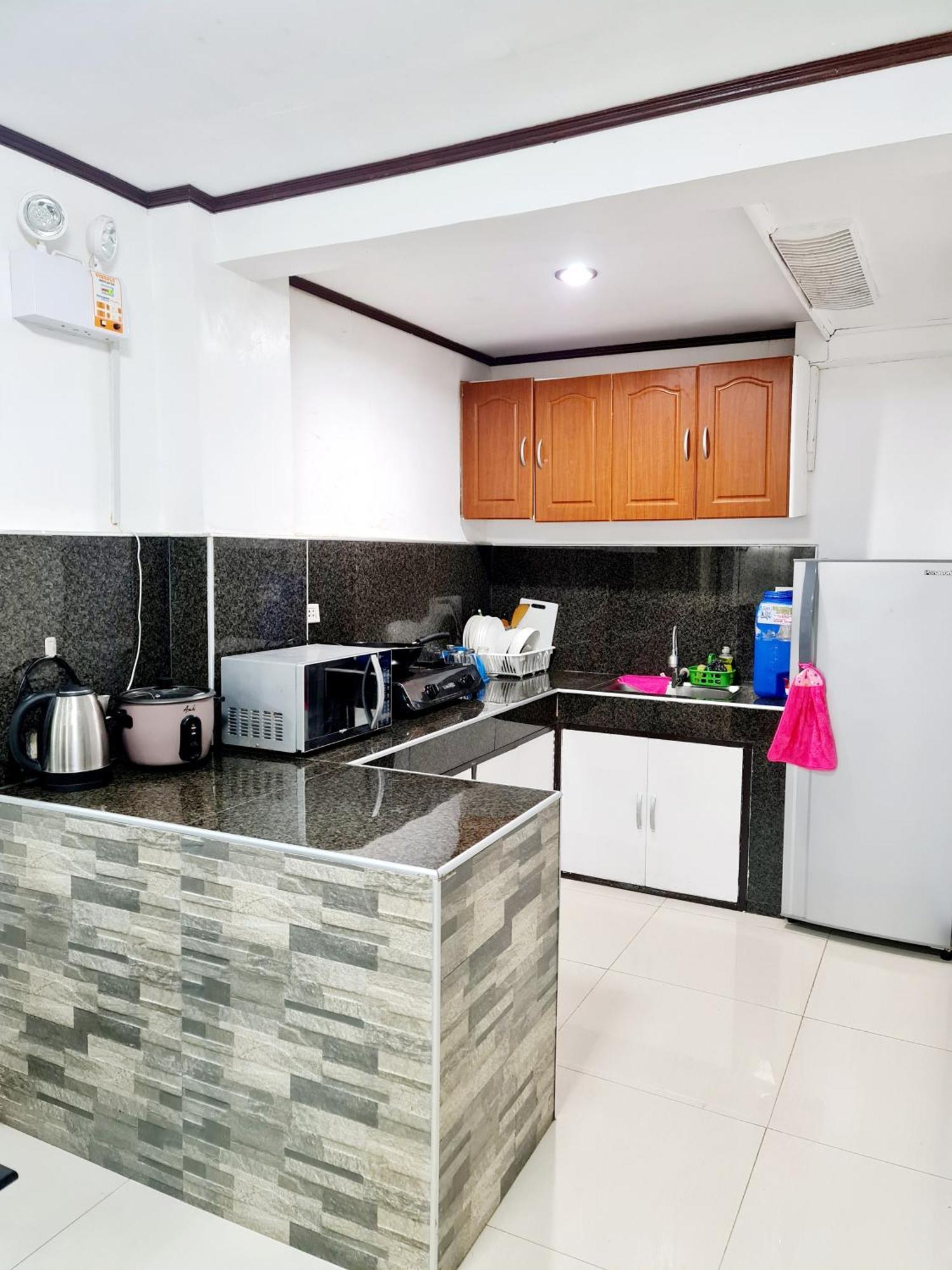 Calapan City Fully Furnished House Transient Near Xentromall L39 Exterior foto